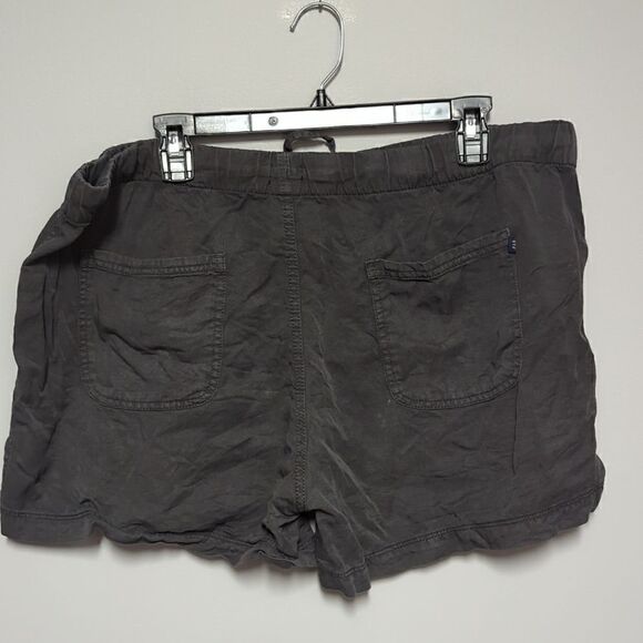 GAP Gray Shorts  - Picture 4 of 7